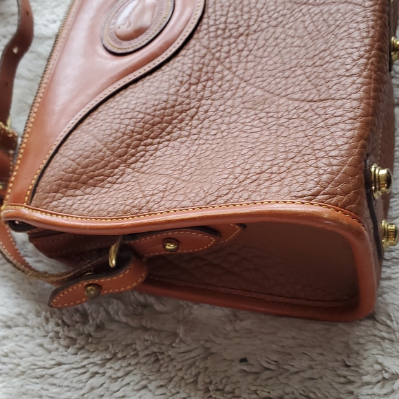 Vintage Dooney & Bourke Tan and Brown Leather Shoulder Bag Solid Brass Hardware - Picture 5 of 10